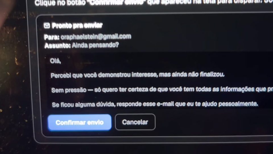 Tela real: um email de venda pronto, esperando o ok